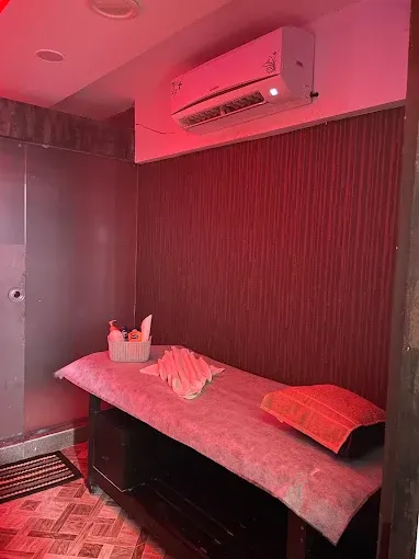 Massage therapy room with ambient lighting